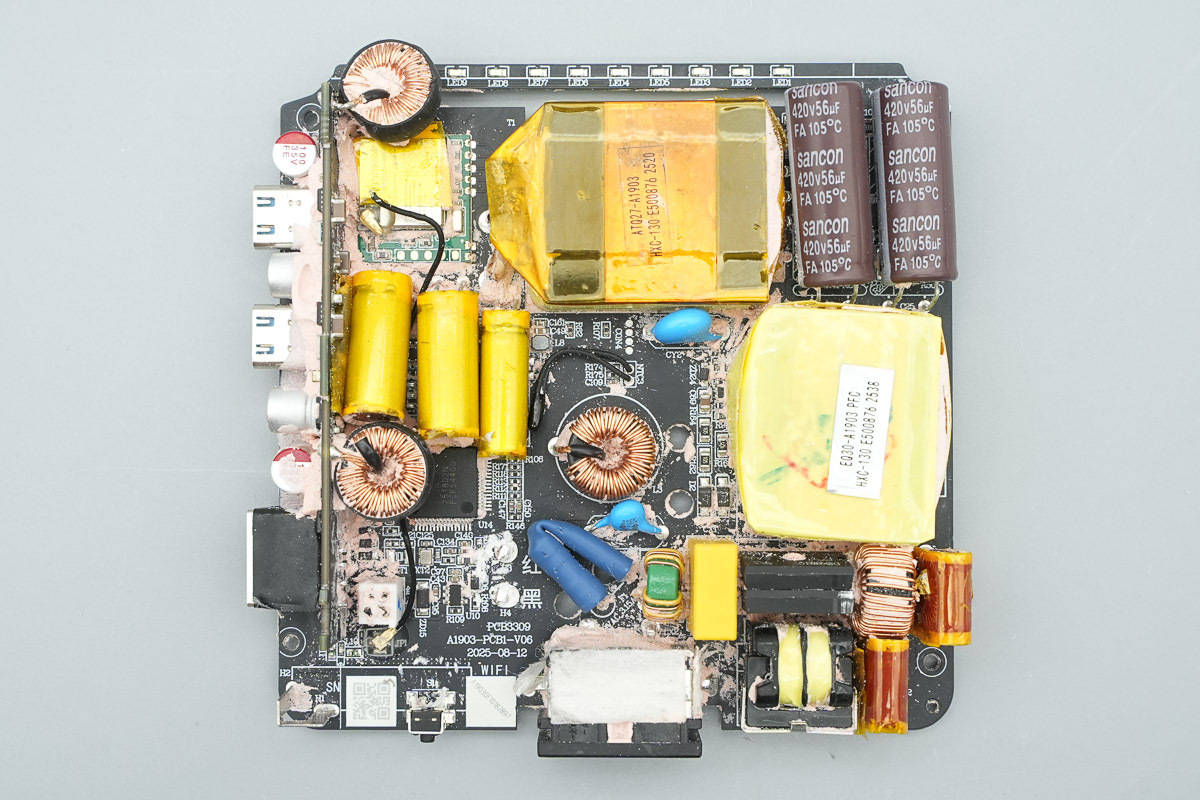 支援APP跨端查詢一鍵管理，安克Prime 150W充電底座拆解