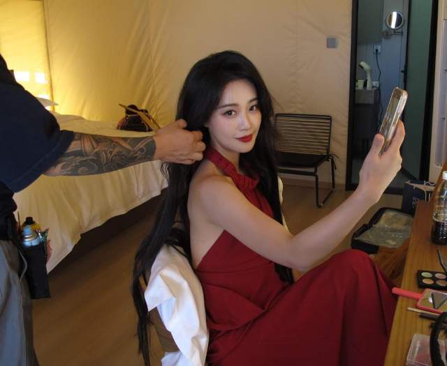 原創藍盈瑩吉林遊玩，零下24度戶外只待半個小時就被凍傷，臉又紅又腫