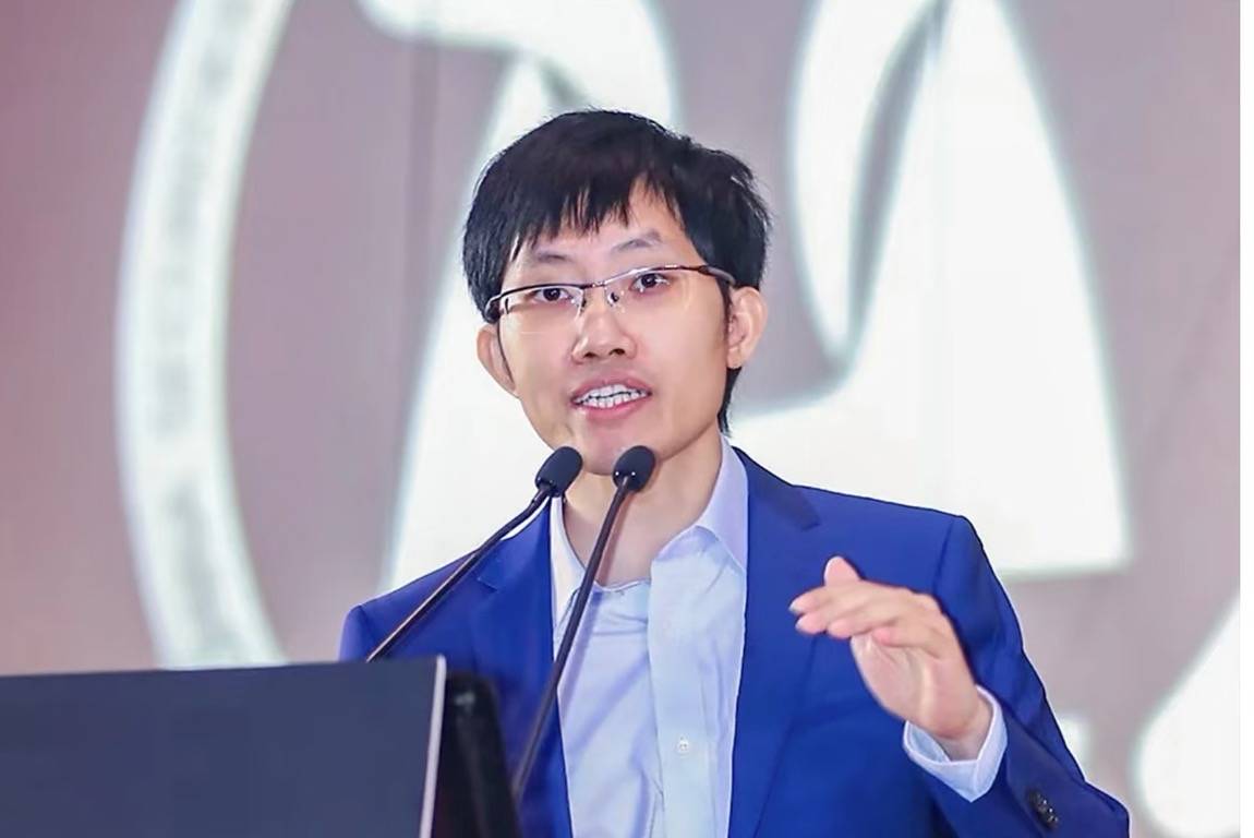 梁文鋒的新論文，要革何愷明們的命？