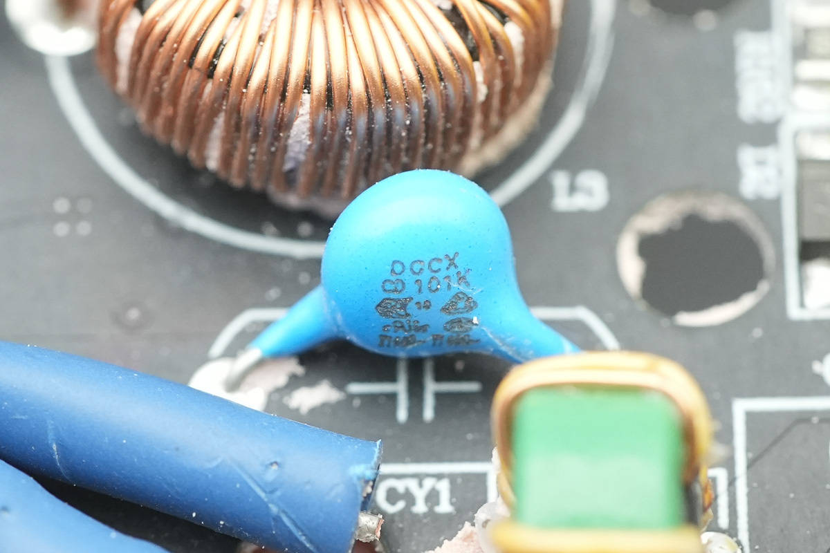 支援APP跨端查詢一鍵管理，安克Prime 150W充電底座拆解