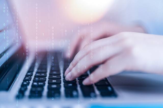 網站建設費用全揭秘：域名+主機+設計+維護，一篇講透你的錢都花哪兒了？