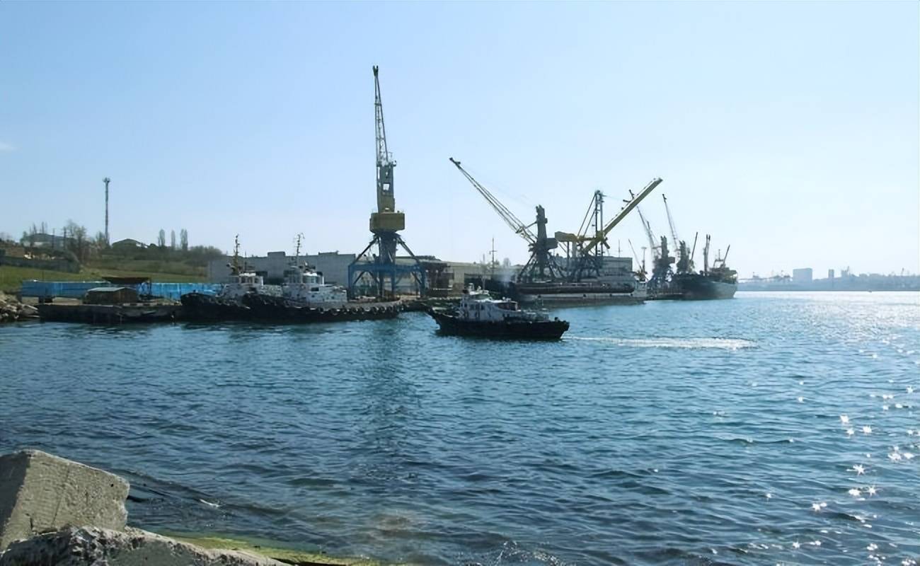 美國沒想到，俄羅斯先下手為強，凌晨不宣而戰，炸死8名英美軍官