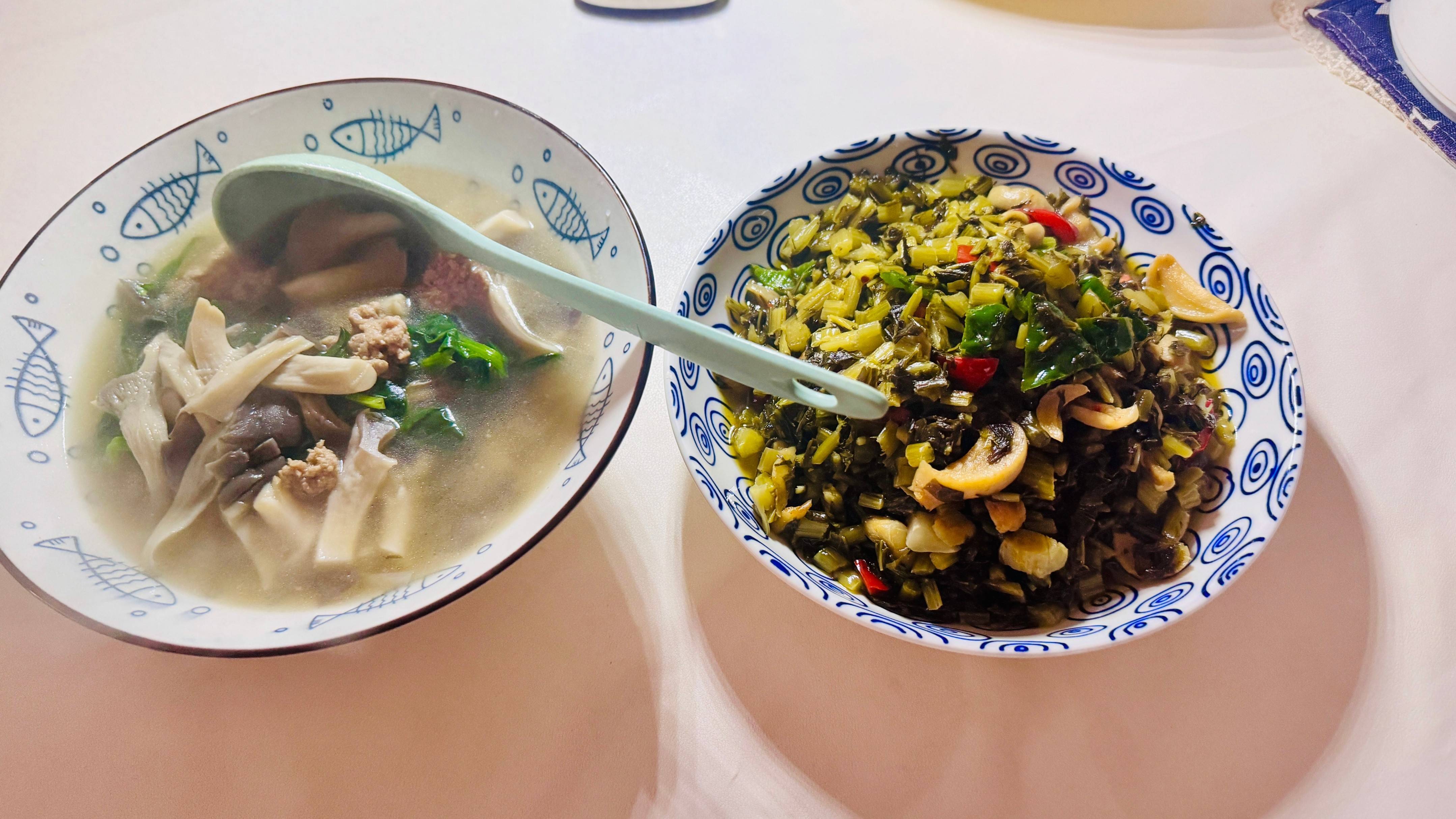 原創懶人週末菜譜：零失敗肉丸菠菜湯，暖胃又省心