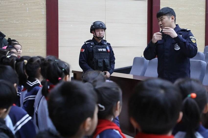 延吉：警營開放日 小學生沉浸式解鎖安全“超能力”