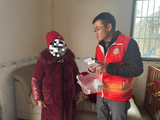 江西信豐：寒冬裡的“特需”快遞