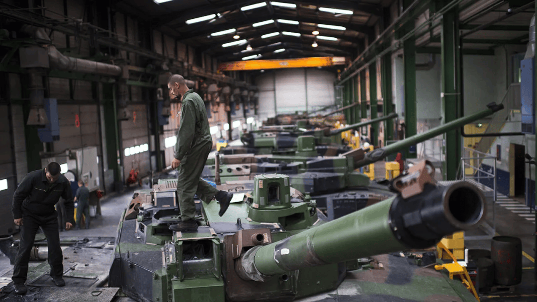 汽車業失血，軍火單續命