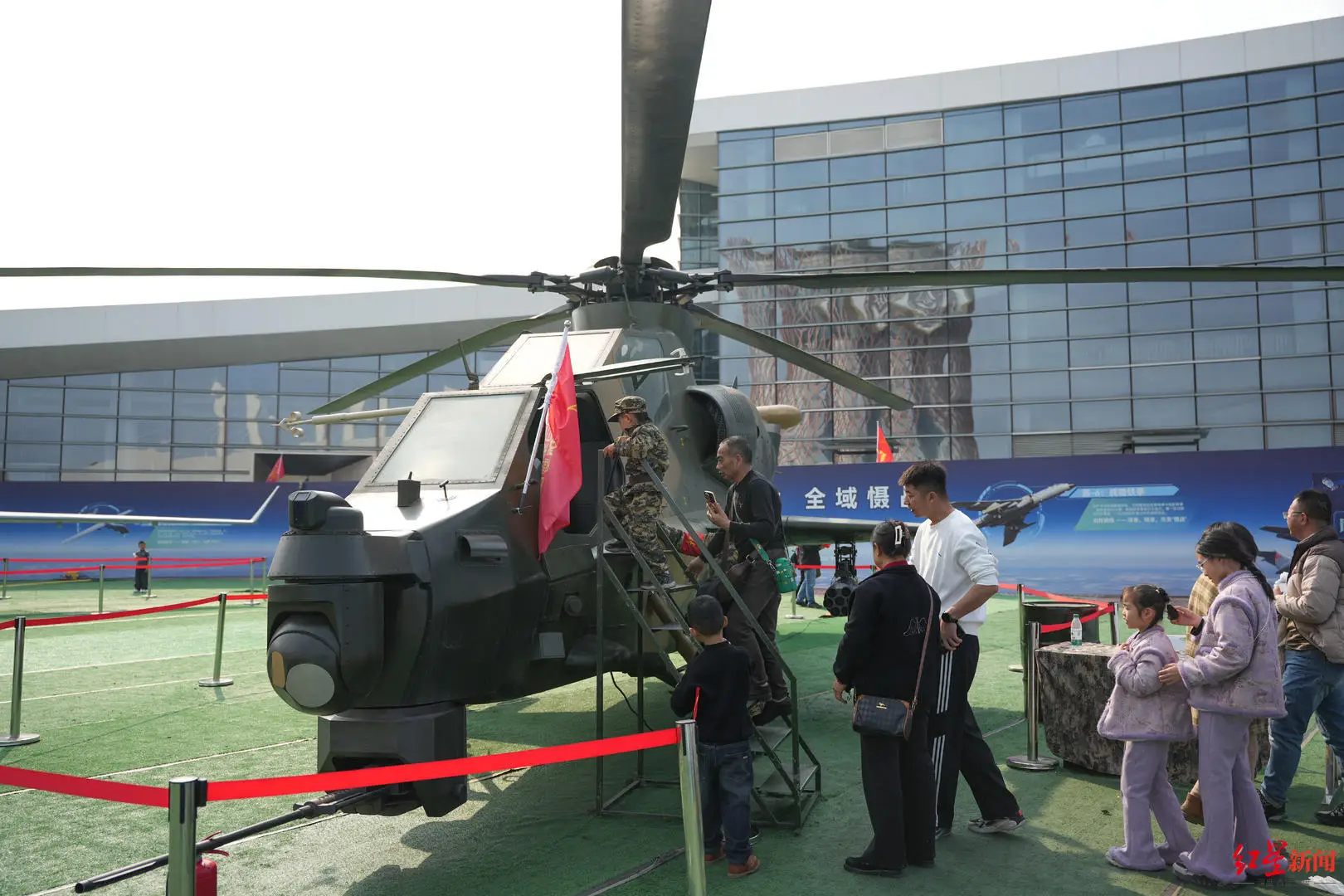 沉浸式國防教育點亮新春！2026成都國際航空航天國防科技展春節人氣爆棚