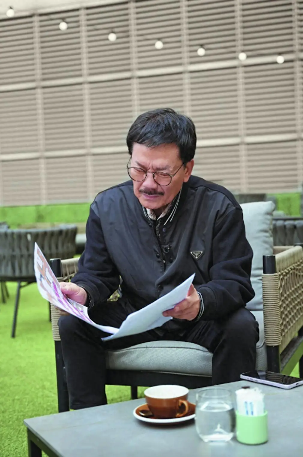 原創76歲黃玉郎自曝在辦離婚，坦誠欠債3000萬，已安排小37歲妻子搬家