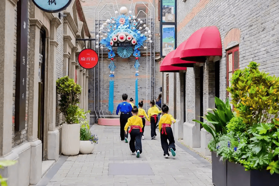 白玉蘭戲劇嘉年華沉浸式演出走進百年弄堂