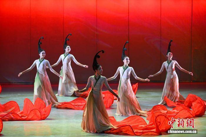 舞蹈詩劇《古色·國寶遼寧》在瀋陽演出