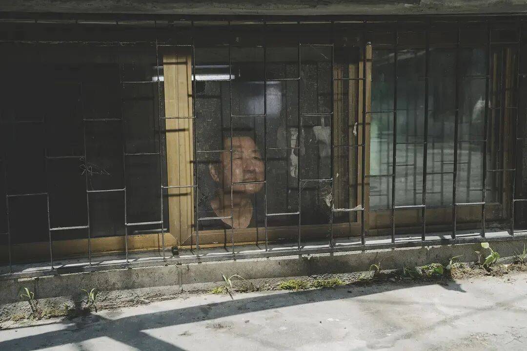 “看上房子直接明搶”，這些仗著奇葩法律的豪宅大盜無法無天了