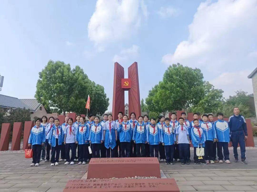 原創堅持黨建引領 傳承紅色基因 鑄魂育人——濟南市萊蕪第一中學初中部（魯礦中學）開展“行走的思政課”活動