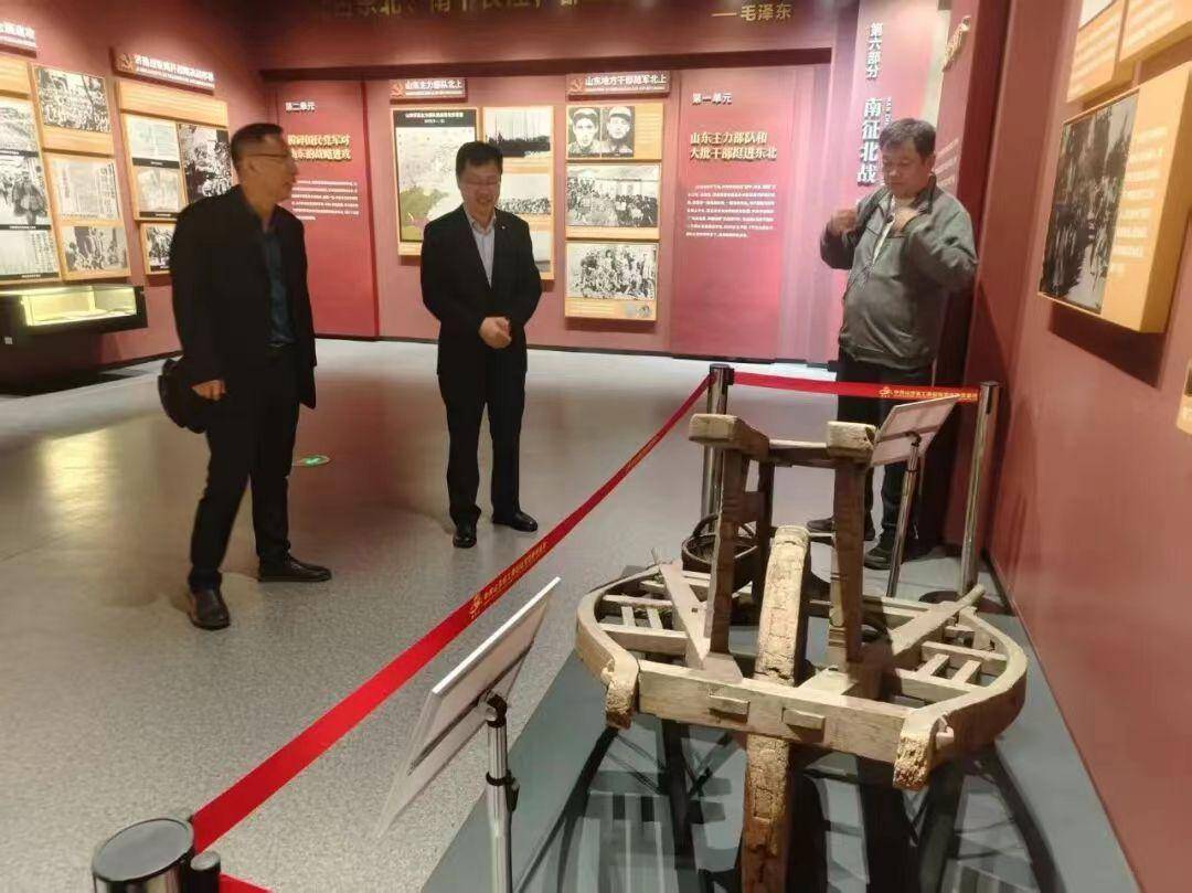 原創堅持黨建引領 傳承紅色基因 鑄魂育人——濟南市萊蕪第一中學初中部（魯礦中學）開展“行走的思政課”活動