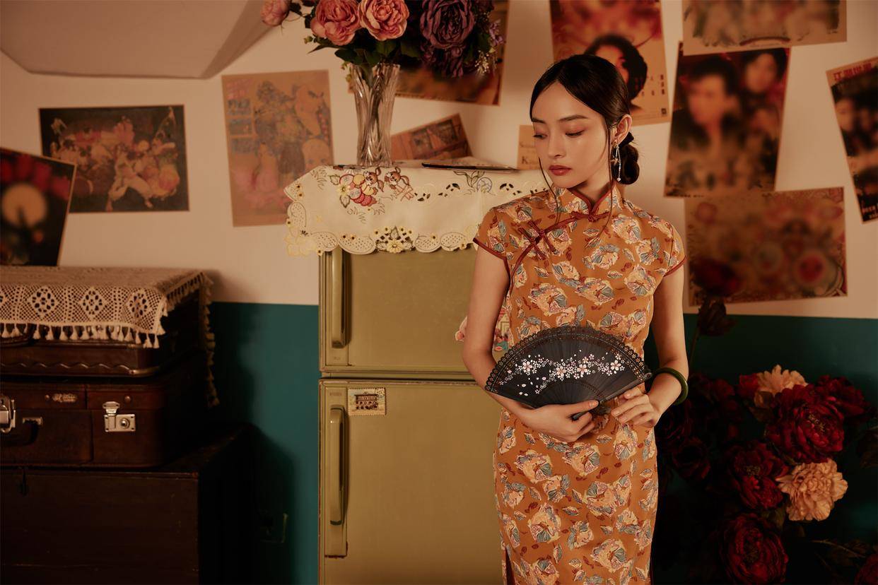 原創女性有意發展為情人關係，會釋放這類直接訊號