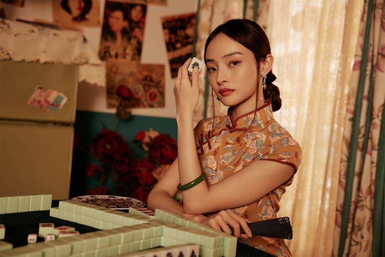 原創女性有意發展為情人關係，會釋放這類直接訊號