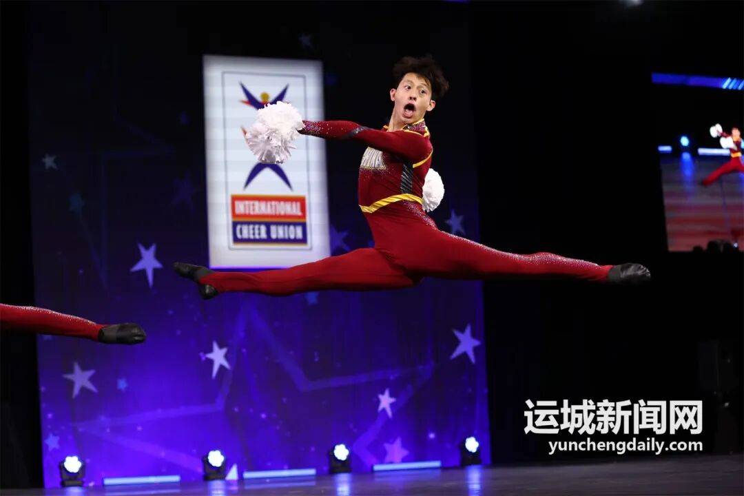 康傑中學學子王亞洲摘得世錦賽冠軍