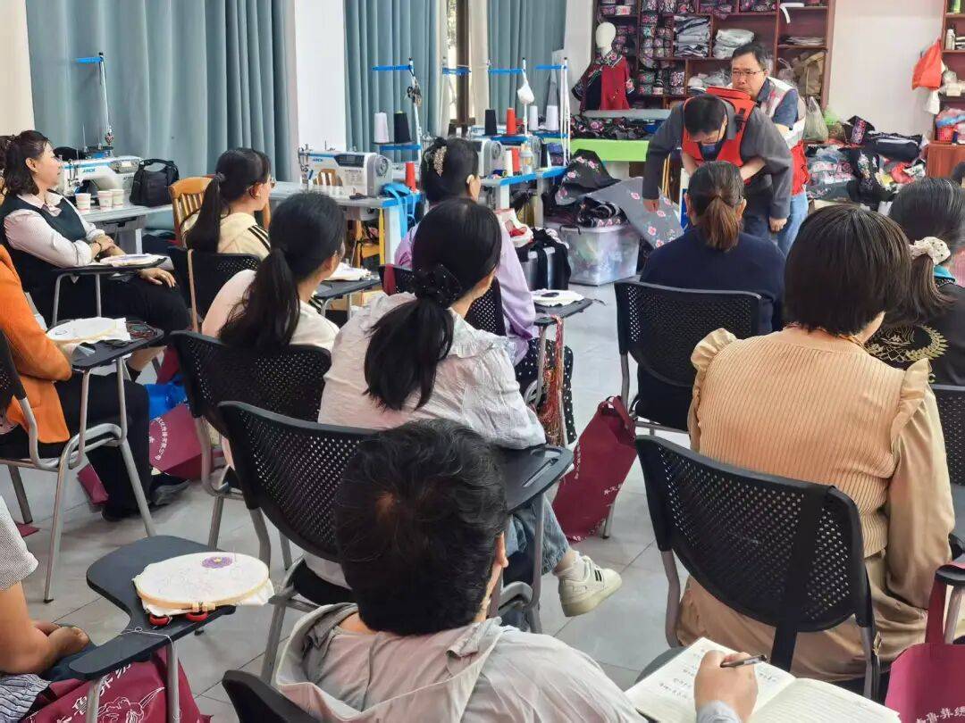 牟定縣：紅十字應急救護培訓走進彝族刺繡培訓班
