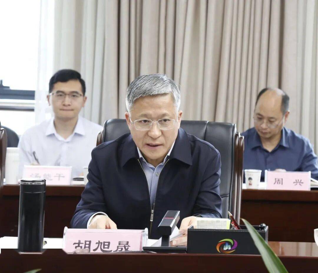 胡旭晟在督辦重點處理建議時強調：聚力支援張家界建設入境旅遊標杆城市