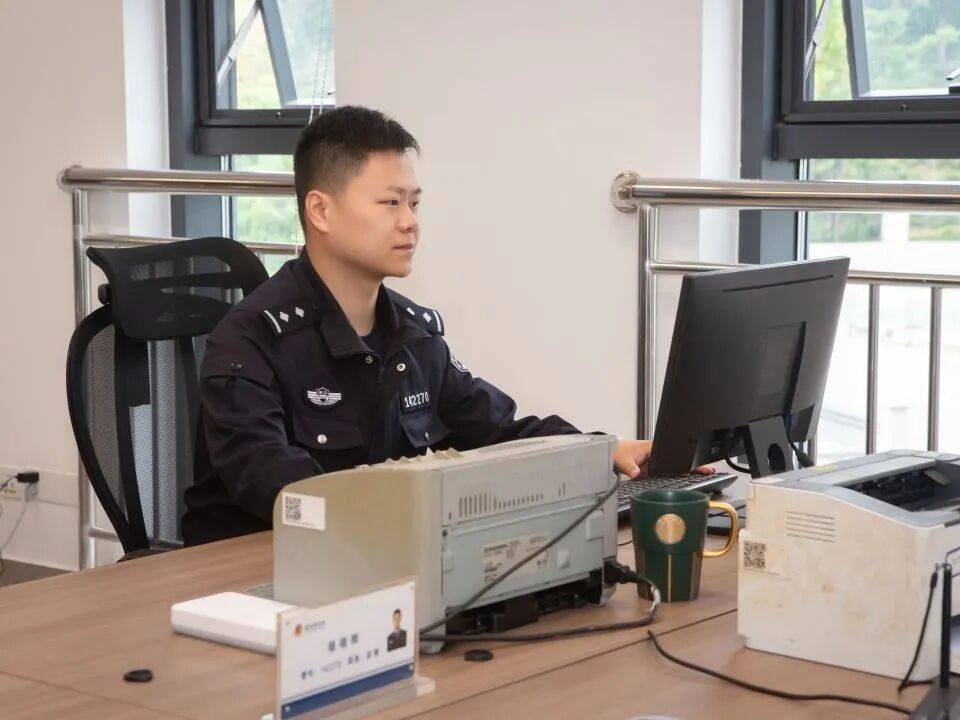 一場特殊的“科普課”小學生救助國家保護動物獲民警點贊