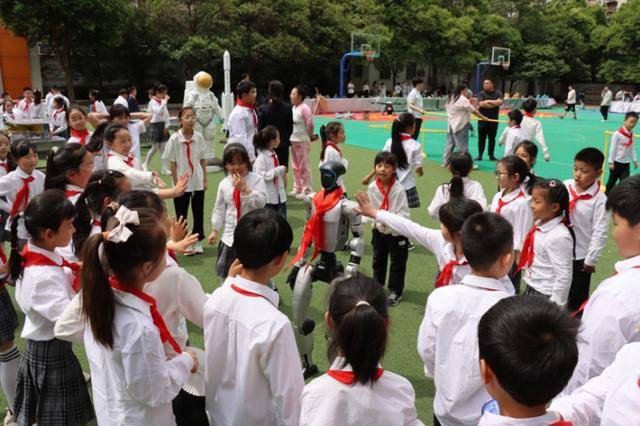 二七區淮河東路小學舉辦2026年科技節暨工程教育成果展