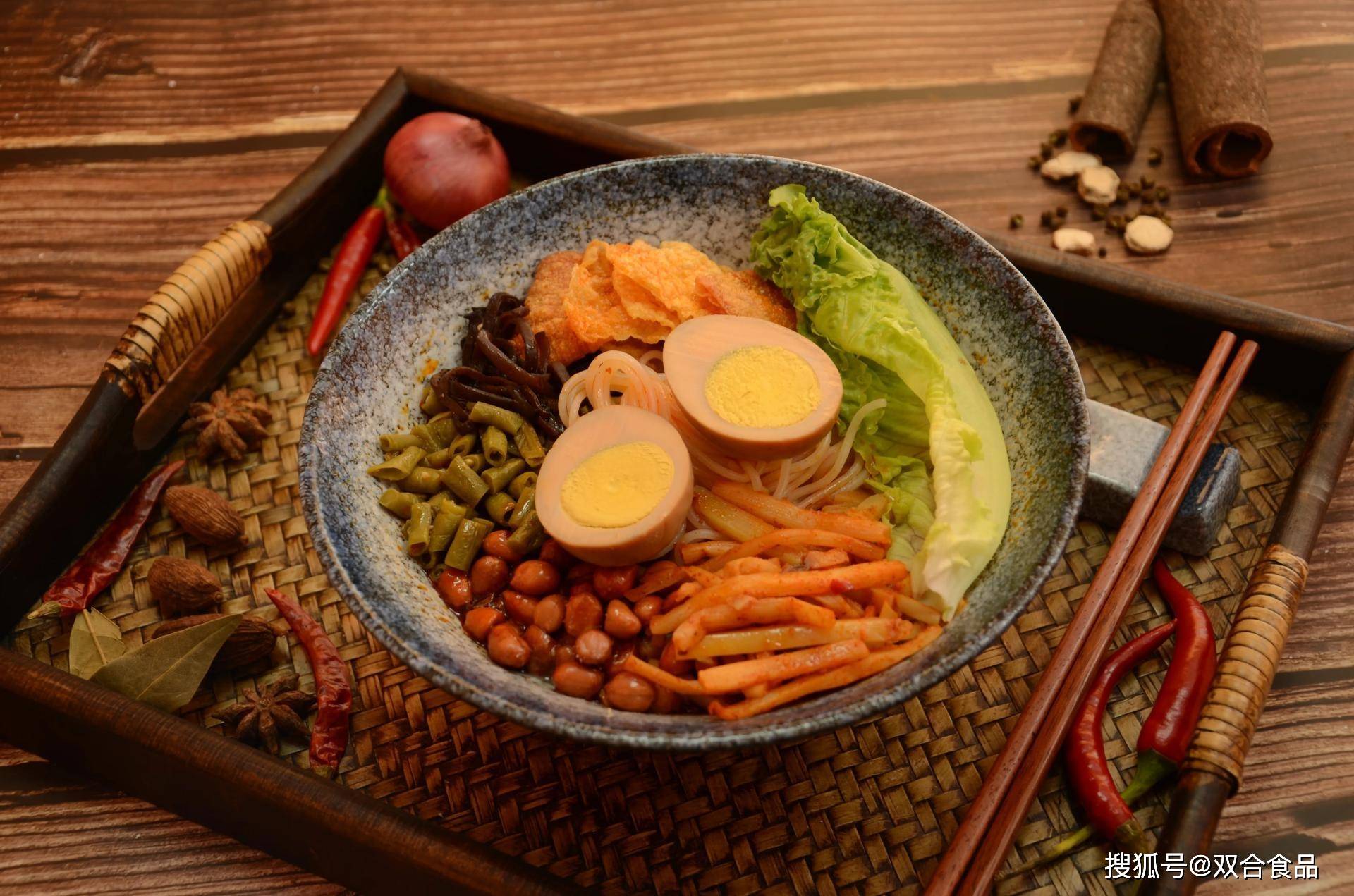 假期遊玩柳州必吃美食榜單，硬菜小吃甜點各類美食全都有，絕不允許空著肚子走