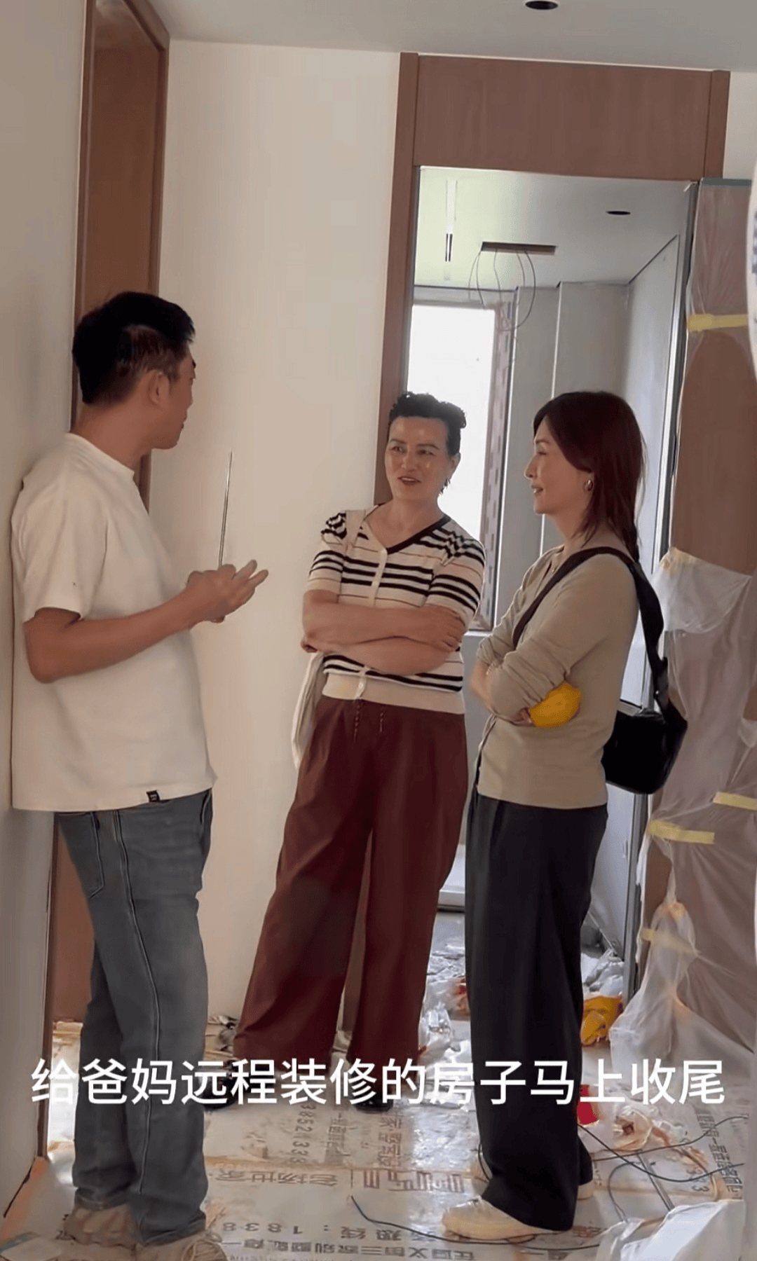 原創劉孜貴州新房裝修完成，出錢出力佈置陽臺好美，母親出鏡很有氣質