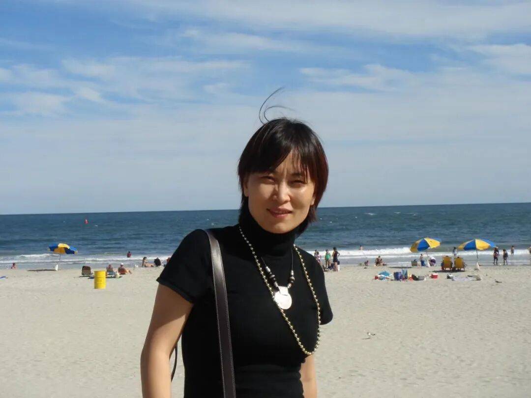 在風暴裡為女性辯護的律師，決定養一個“不好惹”的女兒