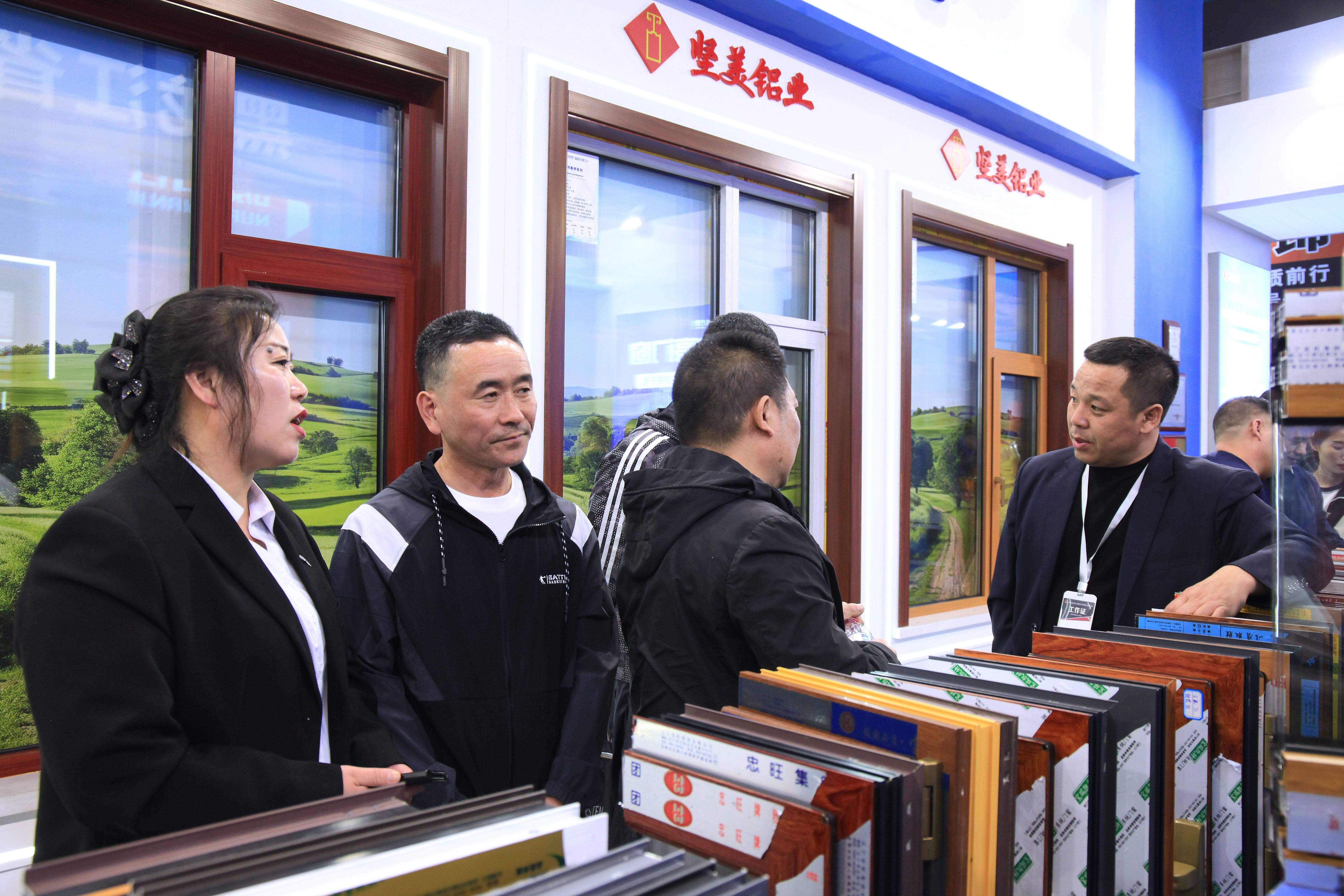 分享智慧寫字樓門窗、智慧百葉門窗、智慧摺疊門窗實用選購技巧，告別選擇困難