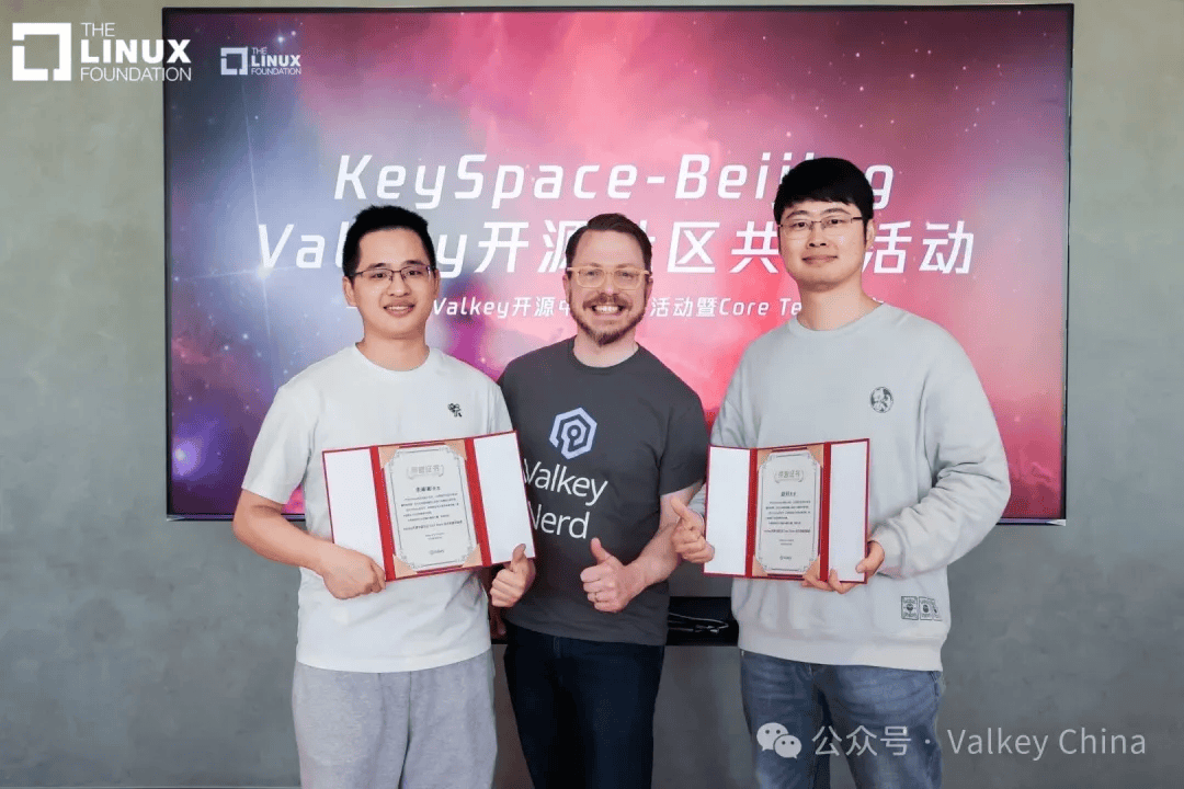 從 Redis 到 Valkey，開源社羣如何快速創新？