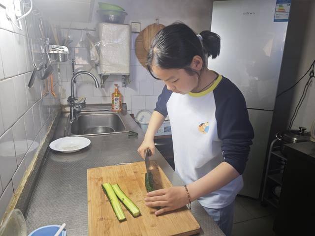 二七區藝術小學開展勞動教育主題周系列活動