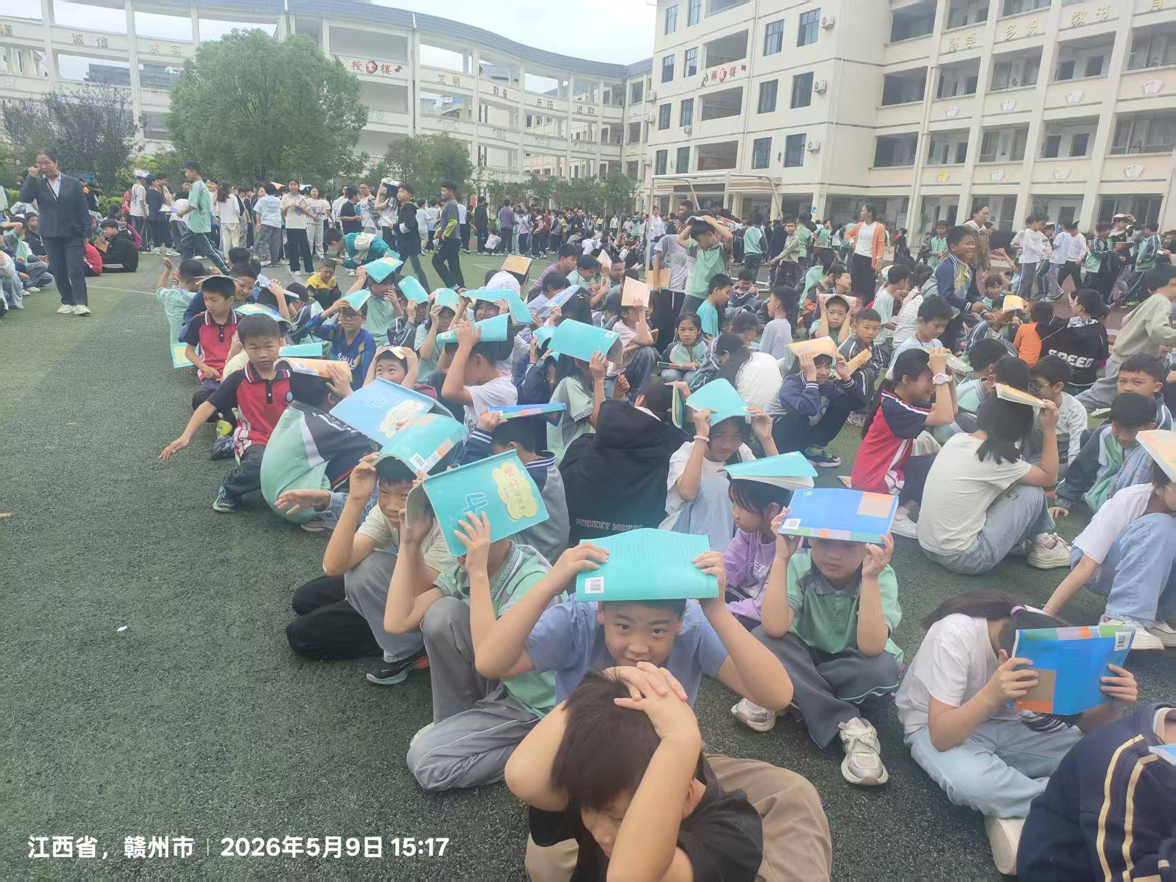 築牢安全防線，護航校園成長——尋烏縣城南小學開展防震減災應急演練活動