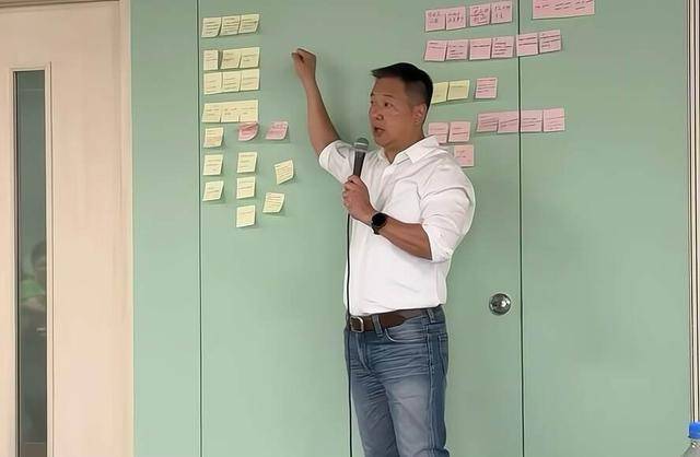 香港知名演員復出拍戲，轉行從事財務策劃，同時兼任大學老師
