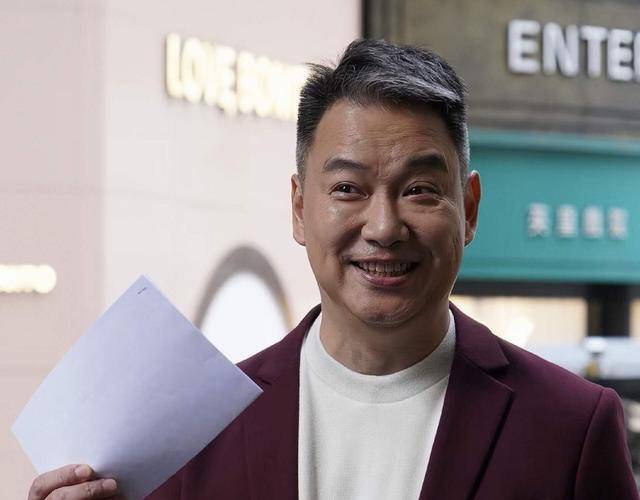香港知名演員復出拍戲，轉行從事財務策劃，同時兼任大學老師