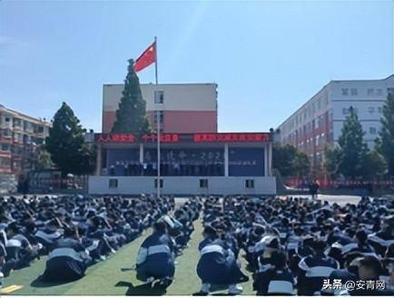 蕭縣中學舉行“應急使命·2026”防震減災綜合應急演練