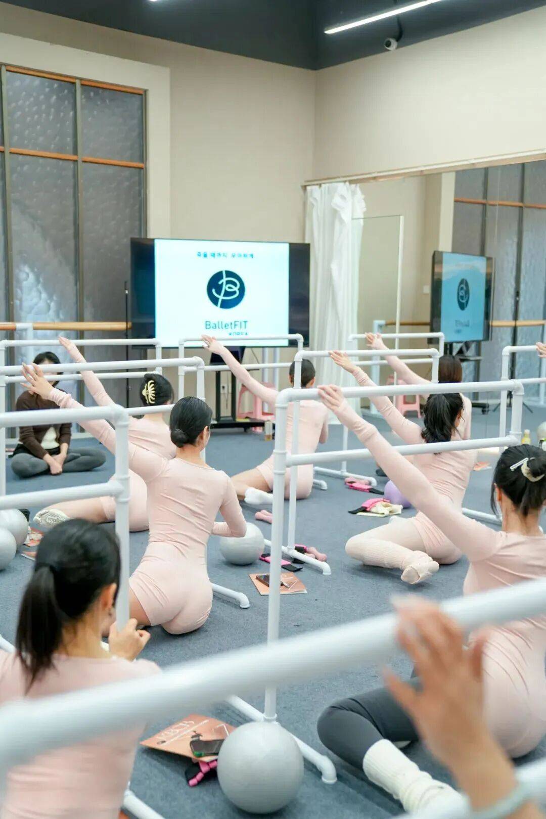 5月成都夜校即將開班，多區開放！化妝、乒乓球、舞蹈、咖啡、書法、烘焙...