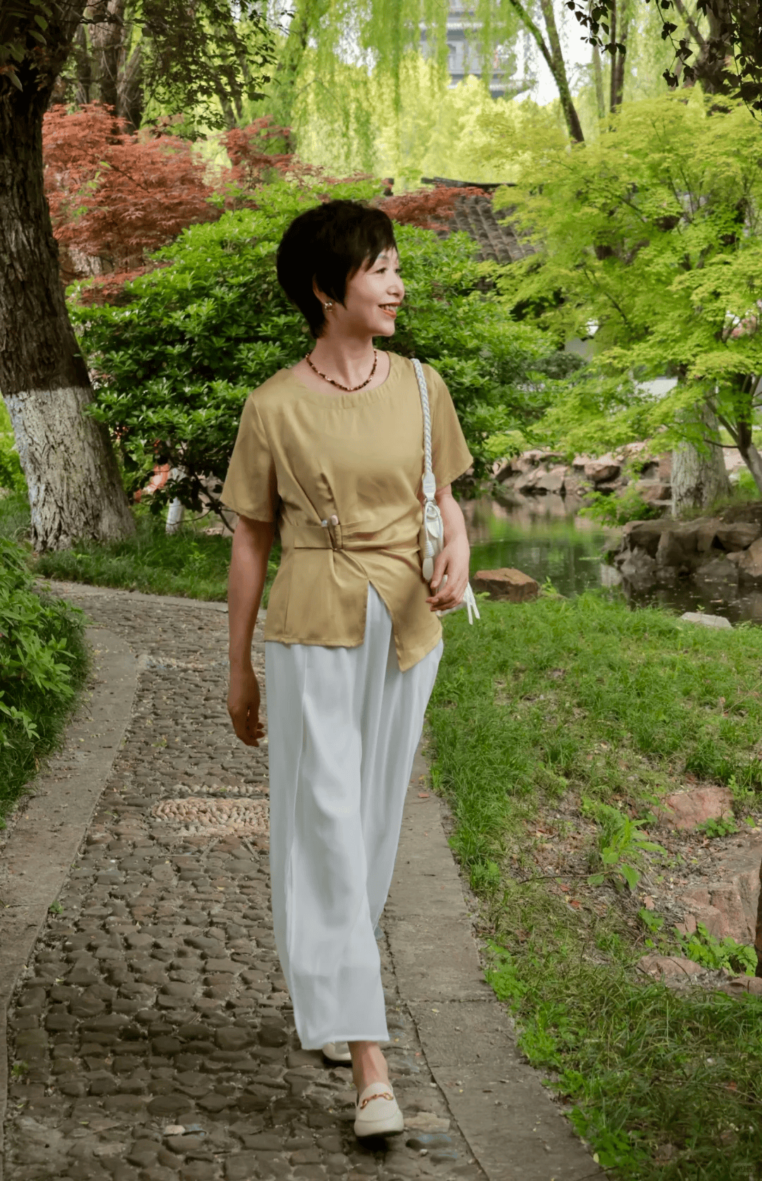 原創告別大媽風！60歲女性夏季穿搭，照抄博主模板就夠了