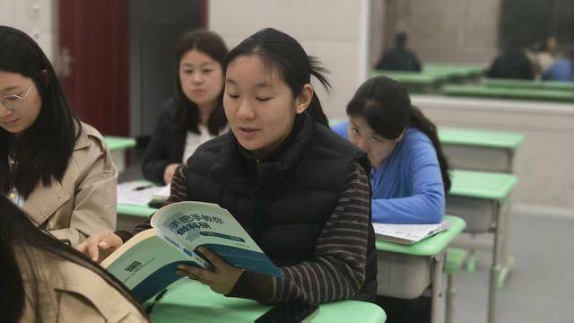 鄭州高新區蓮花街小學舉行蓮苑讀寫社集中分享