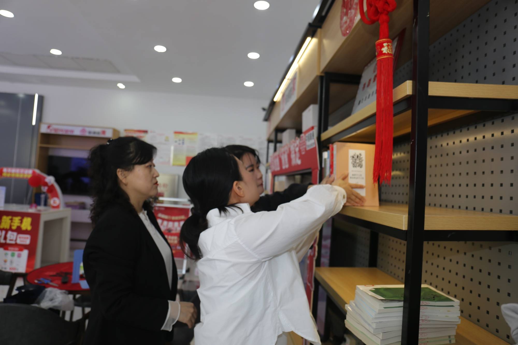 和龍市圖書館點亮書香聯通