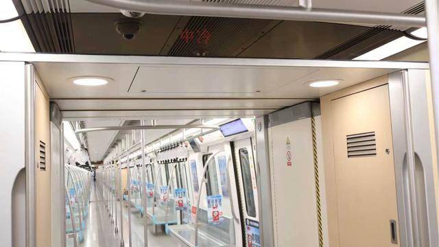 成都地鐵“中冷”車廂上線 如何能快速找到？