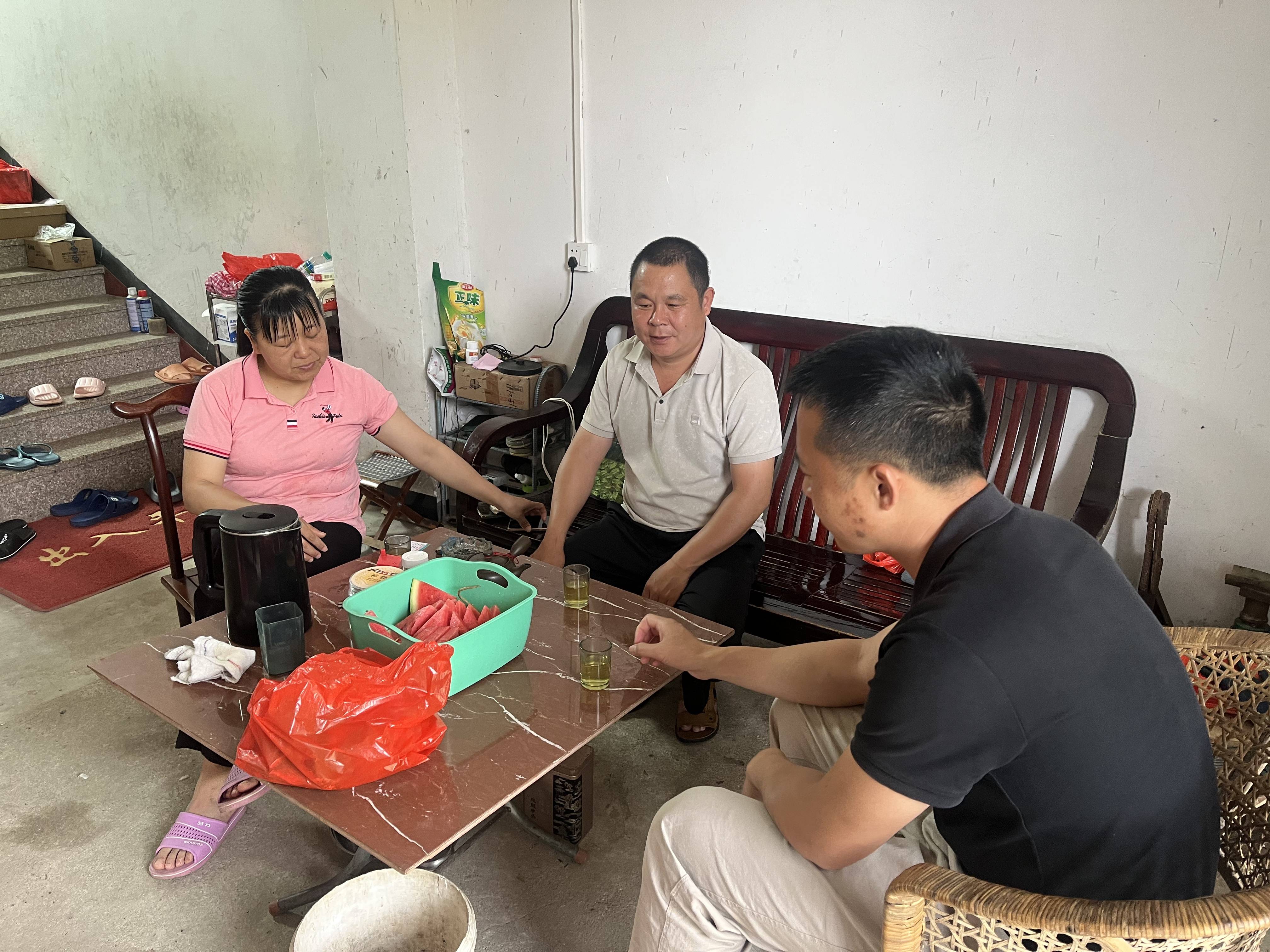 尋烏縣澂江中學開展防溺水重點學生家訪活動