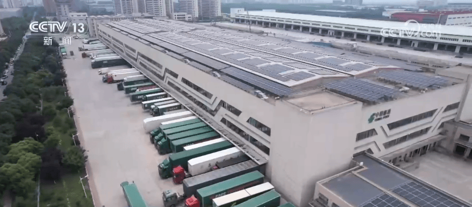 快遞“小包裹”澎湃經濟大活力 前4個月我國快遞業務量累計完成645.7億件