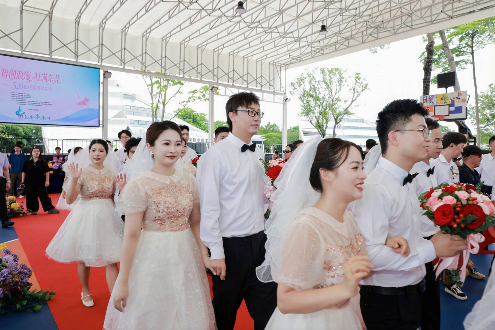 特寫｜一對東莞新人的科技婚禮