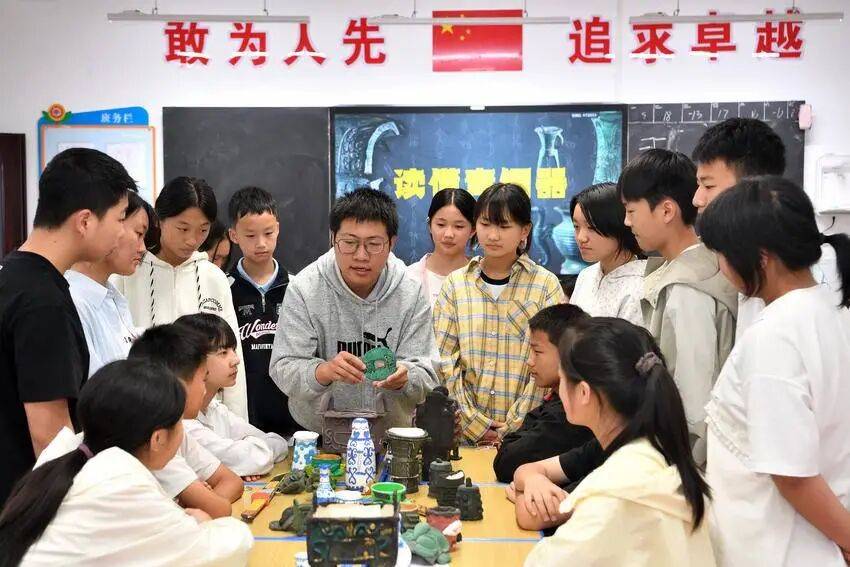 巧手塑古韻，實踐悟歷史！保康縣實驗中學讓歷史課堂“活”起來