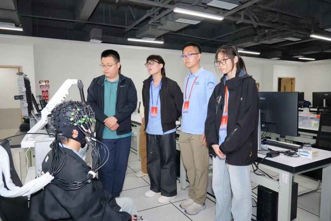 八校書院學子齊聚康復大學，共啟新型研究型大學研學之旅！