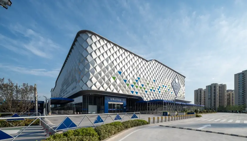 賣場變自助餐廳？多家山姆貨架現熟食殘渣和空瓶子等，客服回應