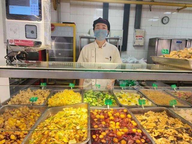 食堂阿姨成“美食博主”，早餐筆記走紅