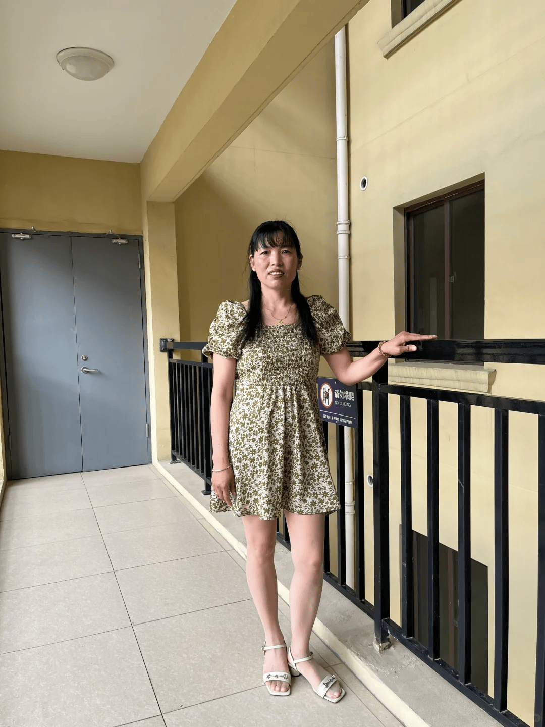 原創夏季“碎花裙”別亂穿！大齡女性避開兩點，優雅耐看不顯土