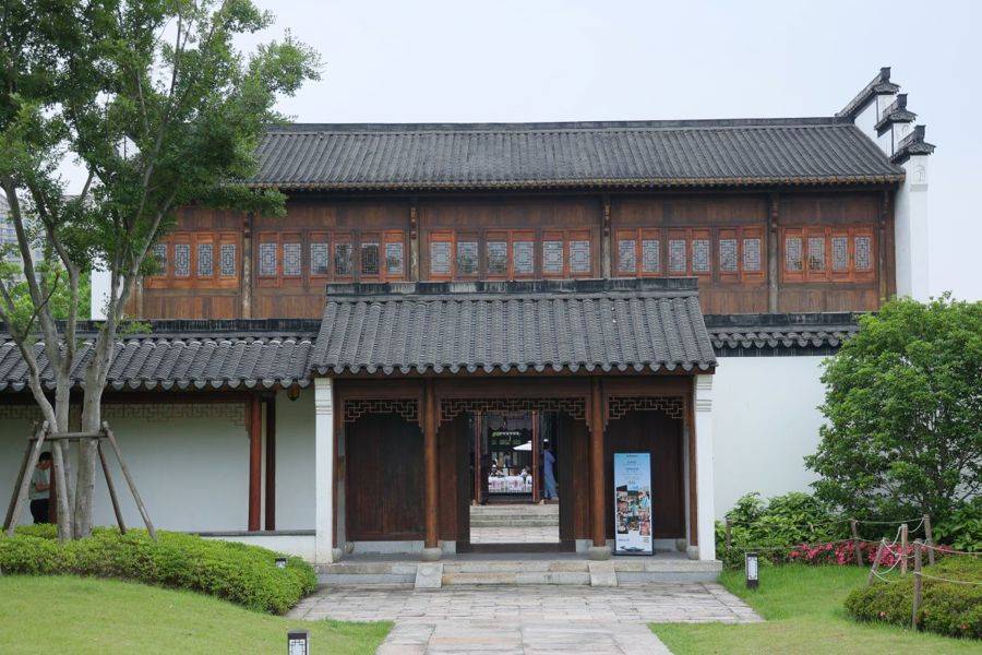 讓城市空間美起來|上海第1000座公園辦首個書法展，透出筆墨“一紙春光”