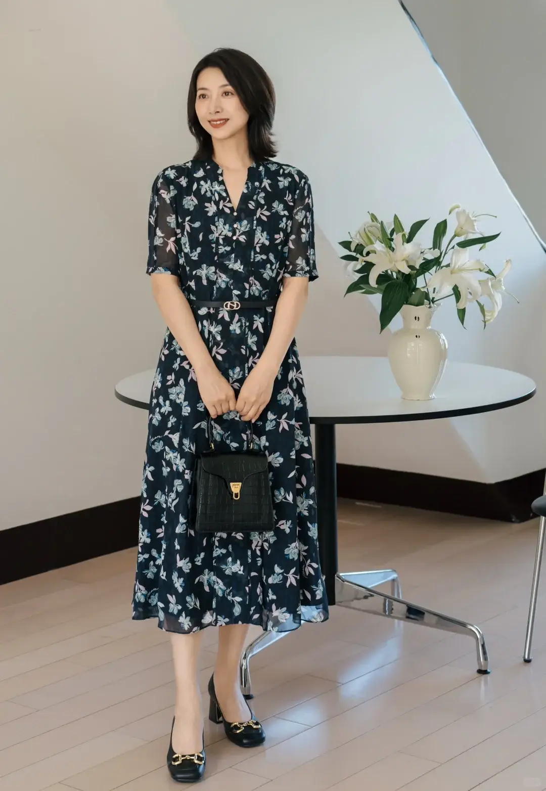原創夏季“碎花裙”別亂穿！大齡女性避開兩點，優雅耐看不顯土