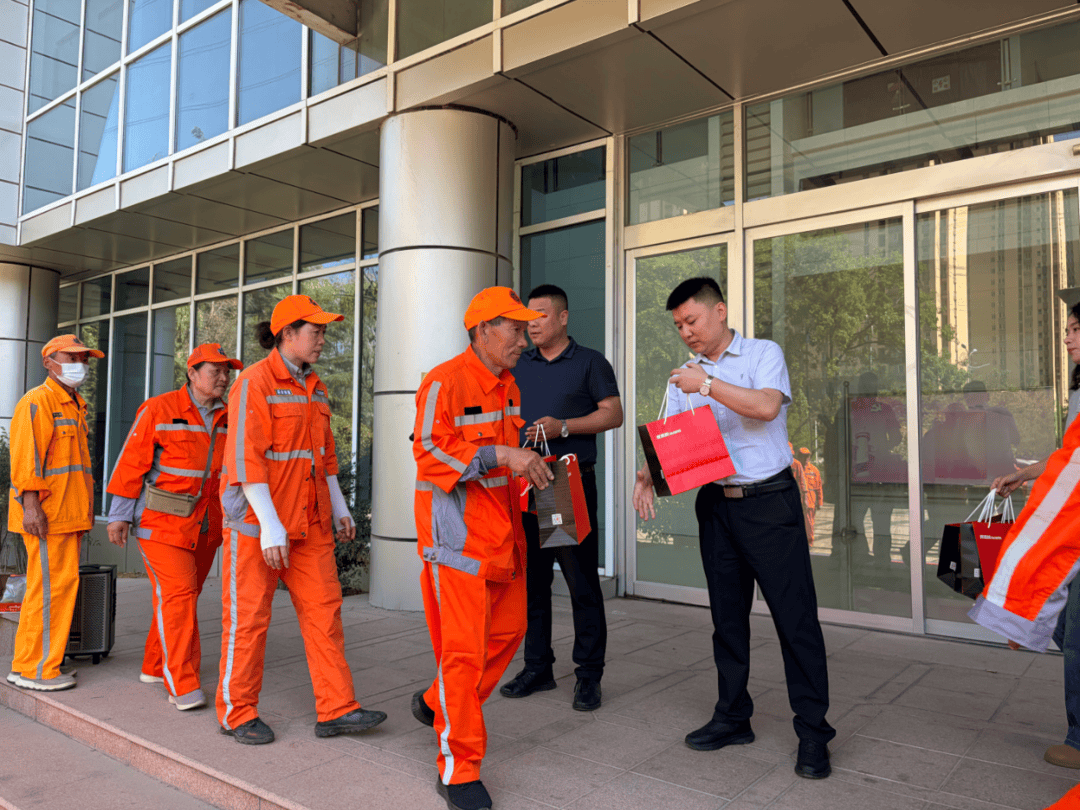 致敬城市美容師！家家悅&大寶九載公益同行暖心守護濟南城市微光